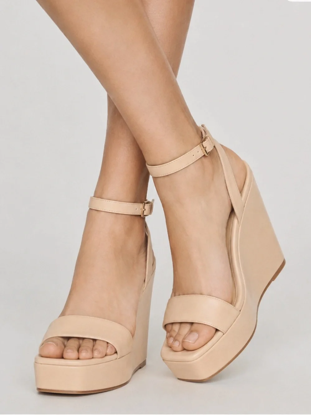 NWT Antonio Melani Madelle Leather Wedge Sandals Beige Sz 9,5
